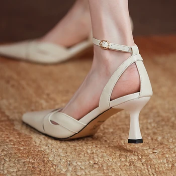2021 Nové Letné Office Lady Style pravá Koža Materiál Spike Päty dámske Sandále Veľká Veľkosť 40 Späť Dámy Päty