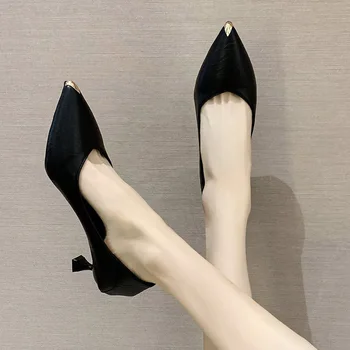 2021 jar a na jeseň nový office jednej dámy topánky zlaté ukázal prst elegantné módne sladké all-zápas vysoké podpätky