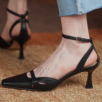 2021 Nové Letné Office Lady Style pravá Koža Materiál Spike Päty dámske Sandále Veľká Veľkosť 40 Späť Dámy Päty