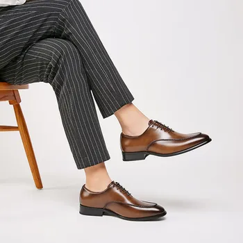 2021 Prízvukom Formálne Obuv Muži Šaty, Kožené Topánky Móda Mužov Bytov Topánky Originálny Retro Ukázal Prst Oxford Mužská Obuv Zapatos